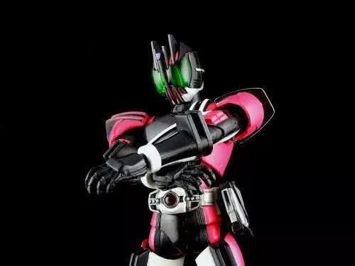 假面骑士:王小明只不过是卖情怀的一部剧,缺少了情怀评分会大减