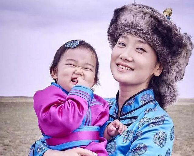 玲花老公近照曝光,难怪14年没看上曾毅,原来如此优秀