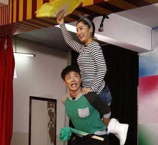 玲花老公近照曝光,难怪14年没看上曾毅,原来如此优秀