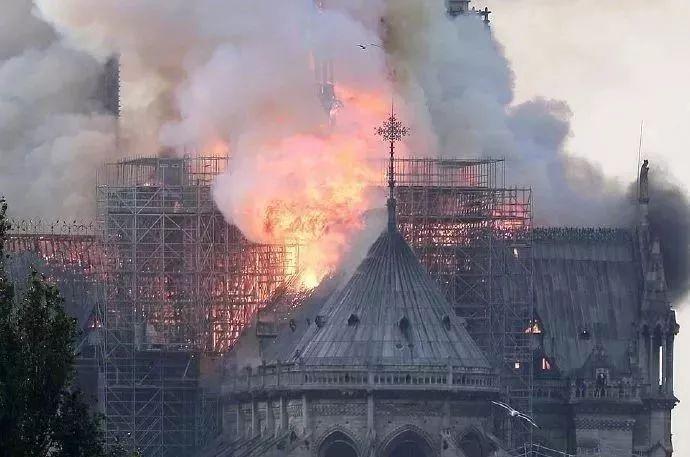 巴黎圣母院被烧是活该？失去圣母院的不只巴黎！