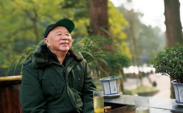 20年前的中国“首富”牟其中,因南德诈骗案入狱