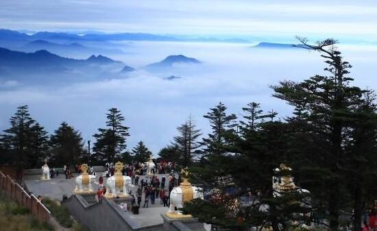 峨眉天下秀, 峨眉的美, 布之于“秀”, 贵之于“秀”