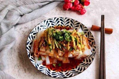 ​教你自制凉粉，简单易学，吃起来口感凉爽美味，一次吃三碗才过瘾