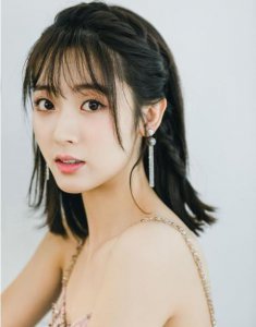 ​邢菲太矮不适合演陆依萍，导演强制让她穿上后，网友：翻版赵薇？