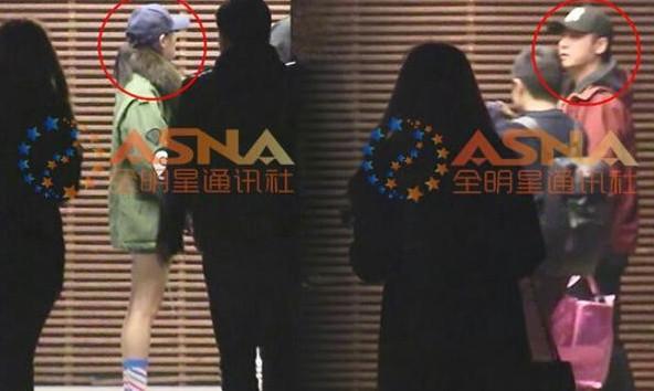 他是那年花开的赵萌萌,如今女友被拍,羽绒服搭配光腿太时尚!