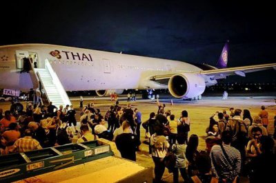 ​波音飞机又出事了！载339人客机起飞瞬间，引擎突然传出爆炸声