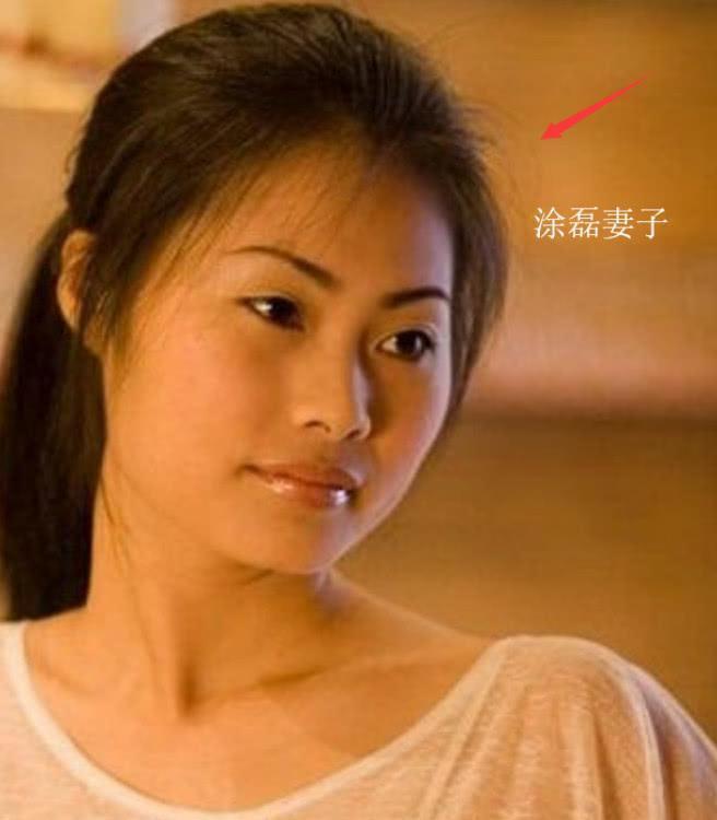 看过涂磊老婆的照片。再看孟非老婆的, 网友: 是真爱吧!