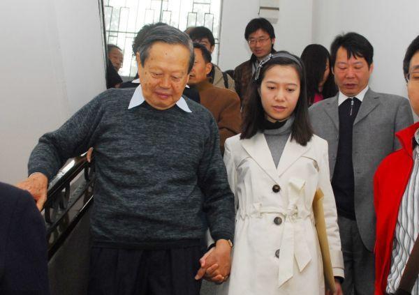 翁帆比杨振宁小54岁,嫁给他目的何在,他们之间是爱情吗?