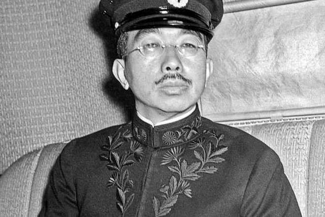 日本皇室的宫斗，裕仁天皇差点被亲弟弟夺位，弟弟死因成谜