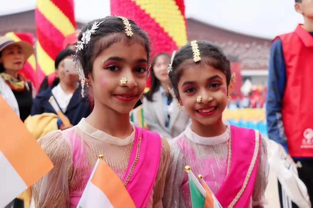 “漂荡”在崇山峡谷间的“长街宴”