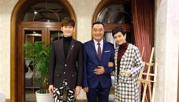 “儿子”是当红明星，女儿是奥运冠军，如今51岁风韵犹存