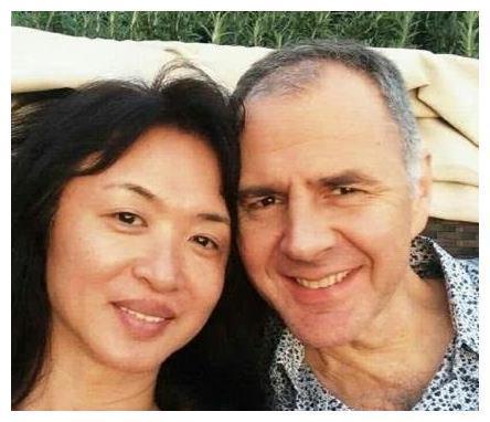 变性人寿命低于50岁，金星为保命拒服药，今容颜大变越来越男相