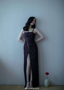 ​性感又不失高级，妩媚又不失灵动，张张神图，张张一绝。