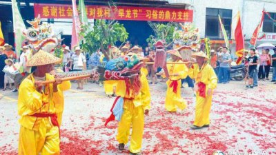 ​广东东莞：龙舟划出湾区新气象