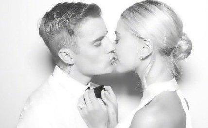 比伯海莉终成正果！妻子穿订制婚纱全身是亮点，7克拉钻戒太抢镜