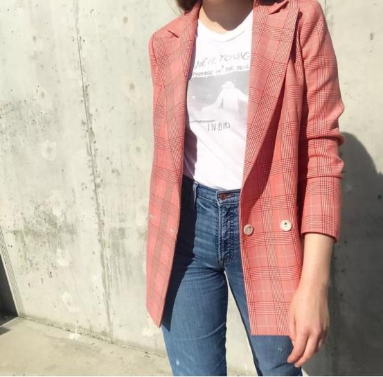 “珊瑚橙”火了, 充满少女感的公主色, 显白又温柔