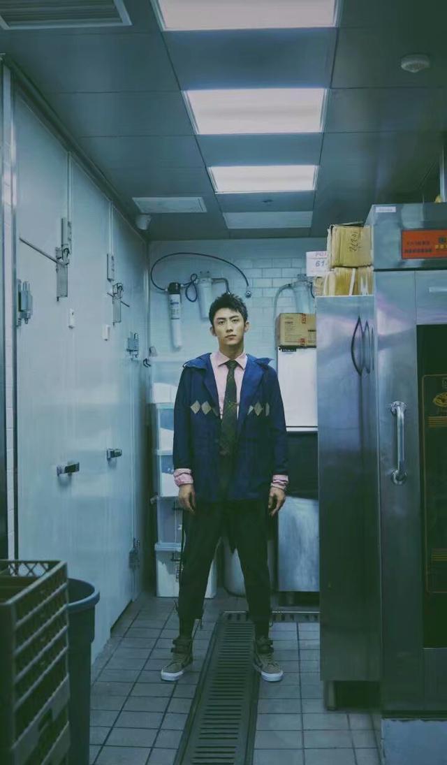 「壁纸」黄景瑜：确认过眼神，这是社会主义的帅