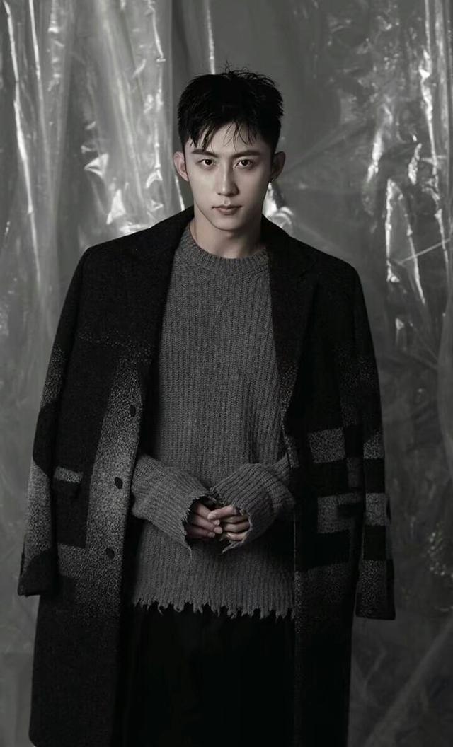 「壁纸」黄景瑜：确认过眼神，这是社会主义的帅