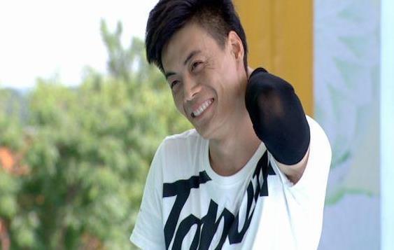 看到她，周瑞害羞得不知所措！方斌帅气地耍起大刀！