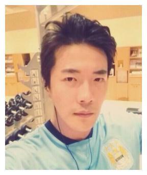 孙泰英晒老公权相宇健身照，43岁身材依旧健硕，网友：妈妈的男神