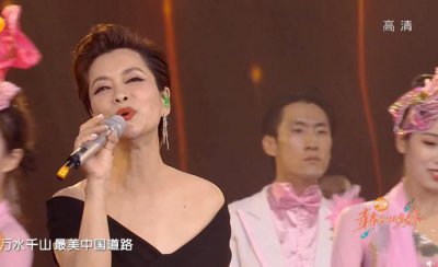 ​57岁毛阿敏惊艳金鹰节，谈那英：“她闲死了”，二人曾是同门姊妹