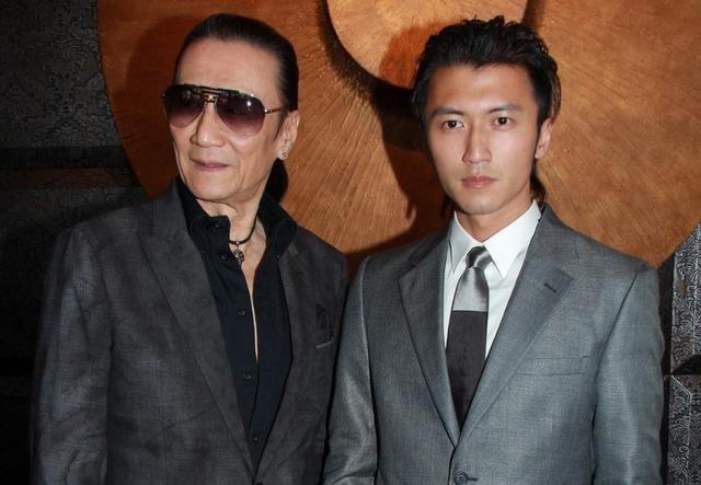 83岁谢贤获终身成就奖，周润发曾演其小弟，李小龙站一旁与他合照