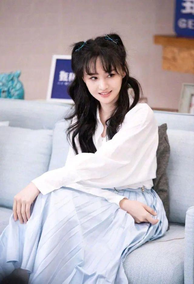 有一种美叫做郑爽穿仙女裙，身段婀娜气质优雅，美得让人挪不开眼