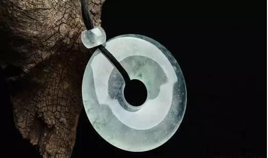 马云价值上亿豪宅曝光，专门有房间放翡翠