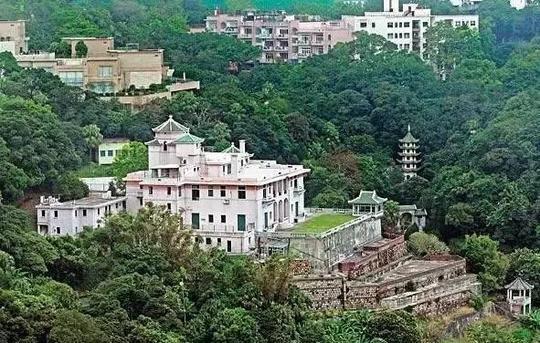 马云价值上亿豪宅曝光，专门有房间放翡翠