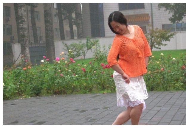 网红鼻祖芙蓉姐姐近照曝光，扮“聂小倩”古装，被赞颜值高