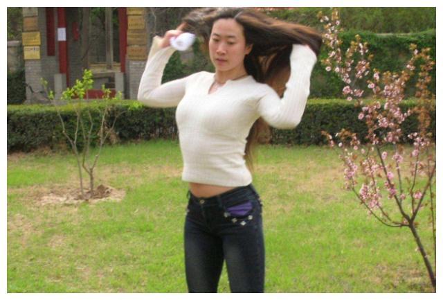 网红鼻祖芙蓉姐姐近照曝光，扮“聂小倩”古装，被赞颜值高