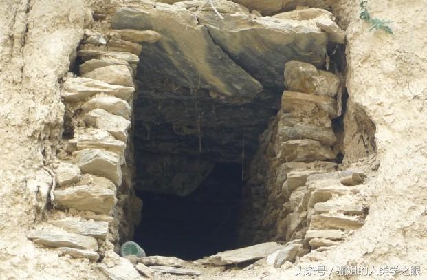汶川深山里的石棺葬，里面埋葬的究竟是谁？