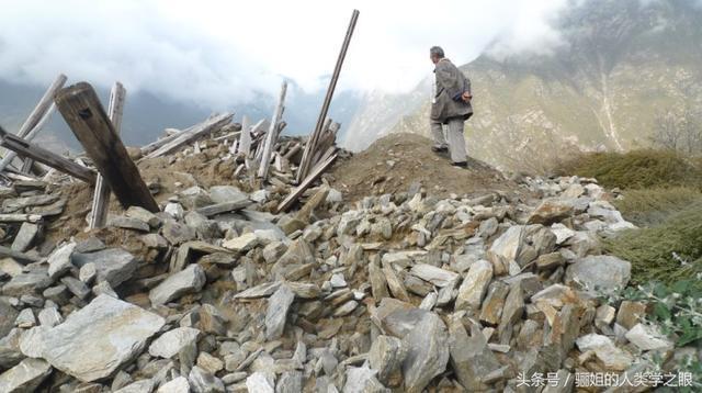 汶川深山里的石棺葬，里面埋葬的究竟是谁？
