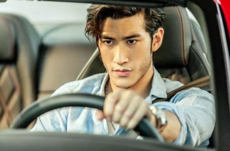 被成龙怒批的“小鲜肉”到底是谁？网友：肯定在这五位当中