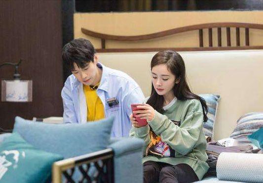 谁说魏大勋配不上杨幂？魏大勋爸爸真实身份曝光，怕是嫁入豪门了