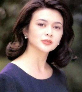 ​珍贵旧照片：关之琳美艳动人，吴磊稚气可爱，图5是谁你知道吗？