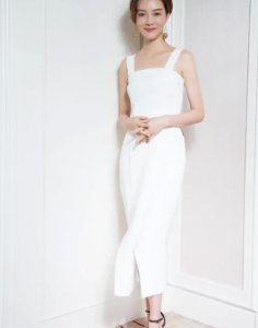 ​车晓近照瘦成“皮包骨”，跟风剪短发像假小子，38岁终下神坛？