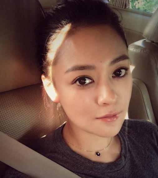 她救回丈夫，丈夫却为小8岁女星结婚，而她成美女总裁