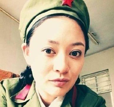 她救回丈夫，丈夫却为小8岁女星结婚，而她成美女总裁