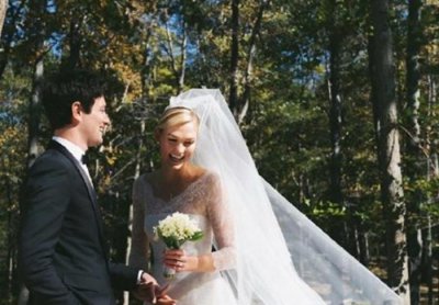 ​维密秀拥有“金翅膀”的超模小KK，现六年感情奔现，变伊万卡妯