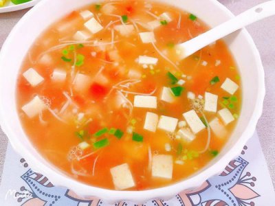 ​初春暖身必备：金针菇豆腐汤，口感鲜美，酸甜开胃，巨好喝