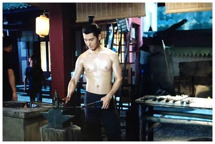 爱健身的男星:彭于晏黄晓明肌肉型男,盛一伦周杰伦深藏不露