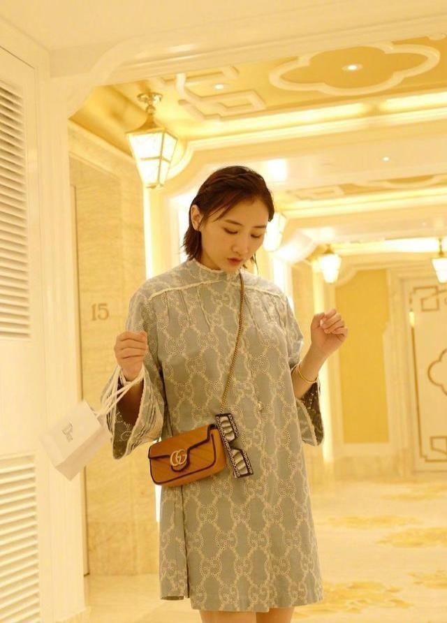 梁超求婚何雯娜成功,何雯娜疑似怀孕,梁超好友留言“双喜临门”