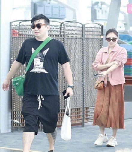 梁超求婚何雯娜成功,何雯娜疑似怀孕,梁超好友留言“双喜临门”