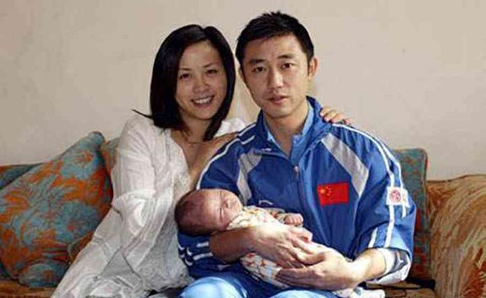 前国乒冠军阎森,曾因意外车祸无奈退役,而今生活很低调