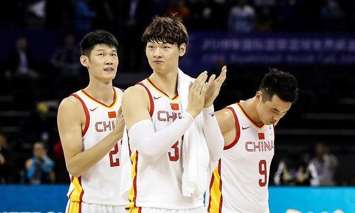 天赋!国际篮联盛赞男篮悍将!身高2米09臂展达2米20!