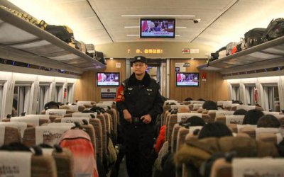 ​青年乘警王嘉尧：第一次列车上过除夕