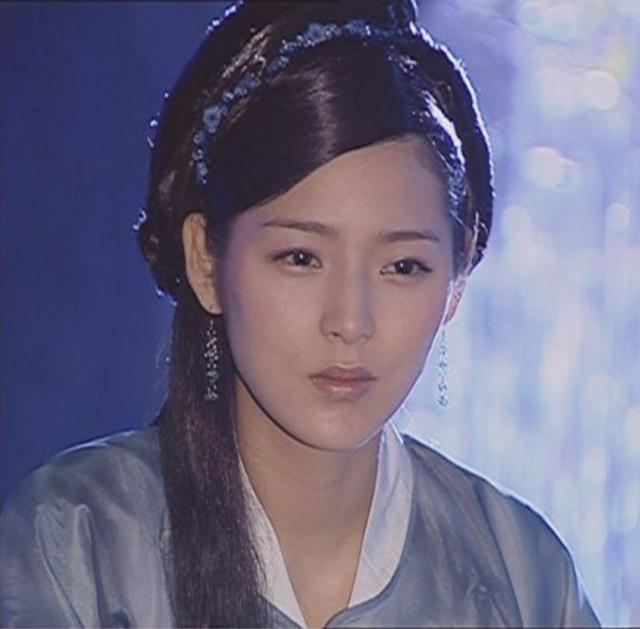 她曾是优雅脱俗的“三圣母”,13年后整成网红脸,与当年判若两人