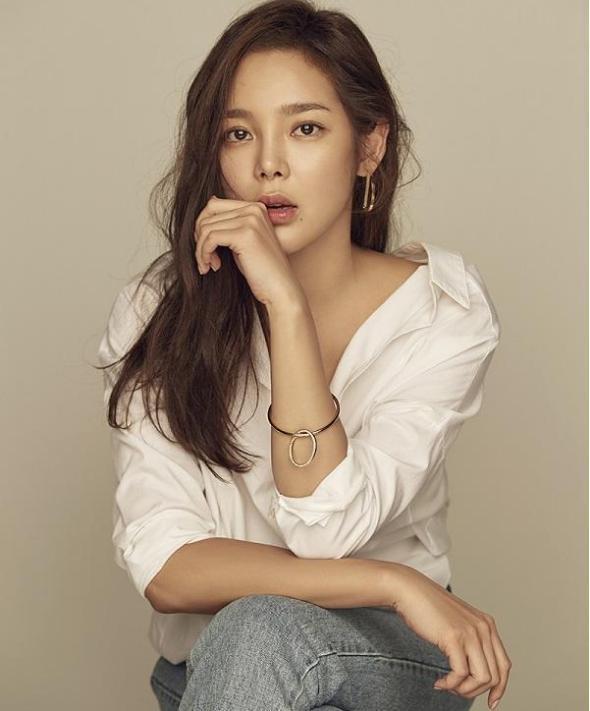 她曾是优雅脱俗的“三圣母”,13年后整成网红脸,与当年判若两人