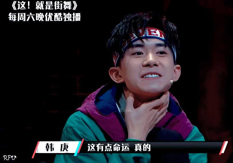 9张动图看易烊千玺的9个超软萌小动作!苏不哭你算我输!